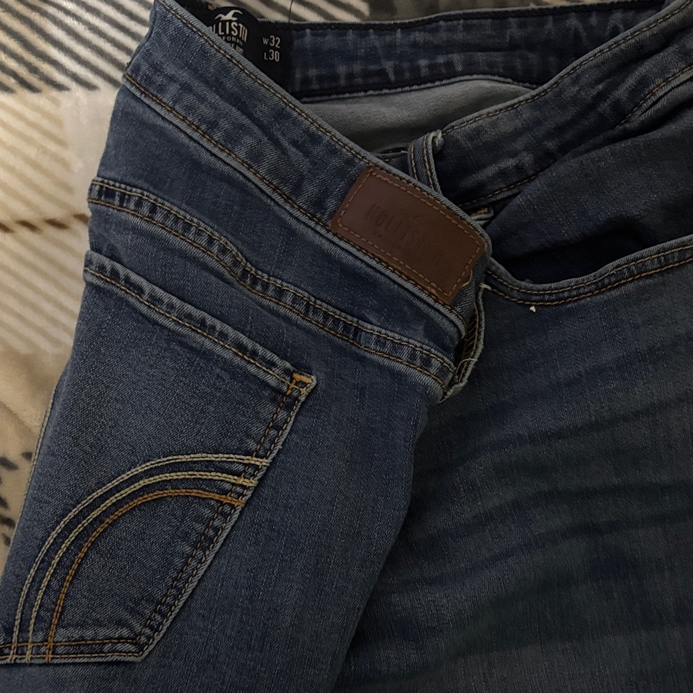 Hollister Womens Dark Indigo Jeans with Contrast Stitching